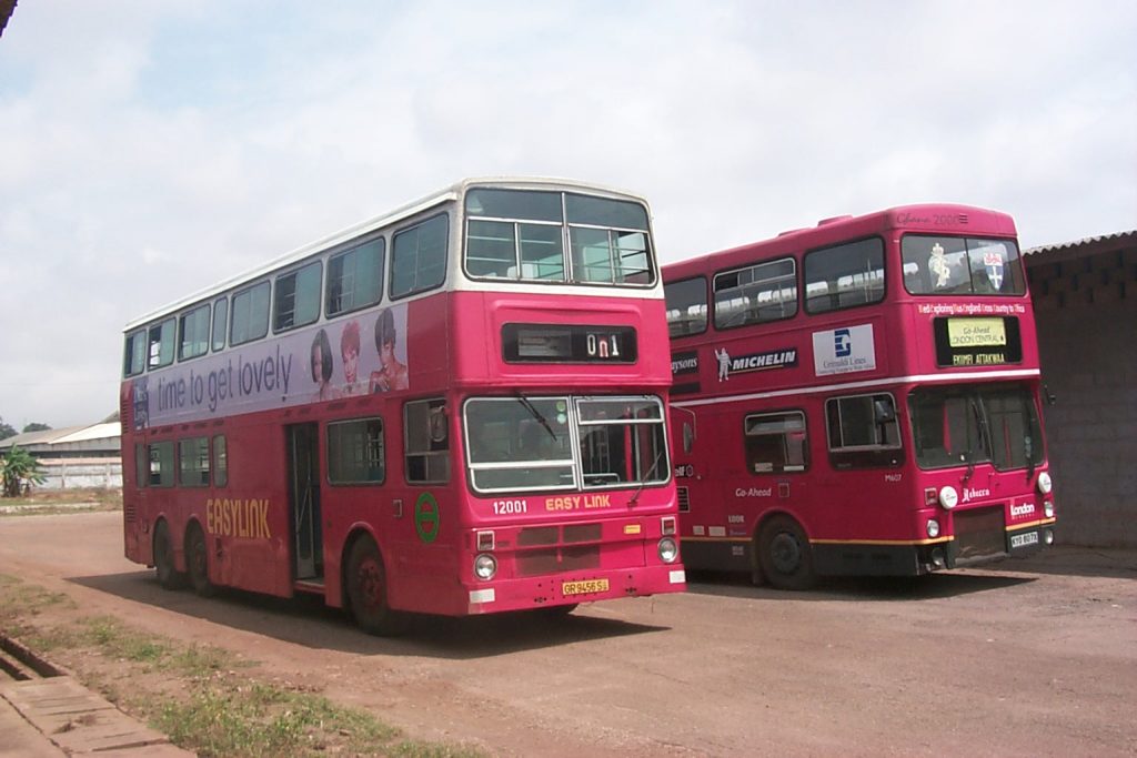 MCW Metrobus #12001 從前是香港中巴／新巴的 ML49 ，與一輛從英國運來的 9.7 米 MCW Metrobus #M607 （前倫敦運輸局 London General ）一同出現在加納的城市裡。