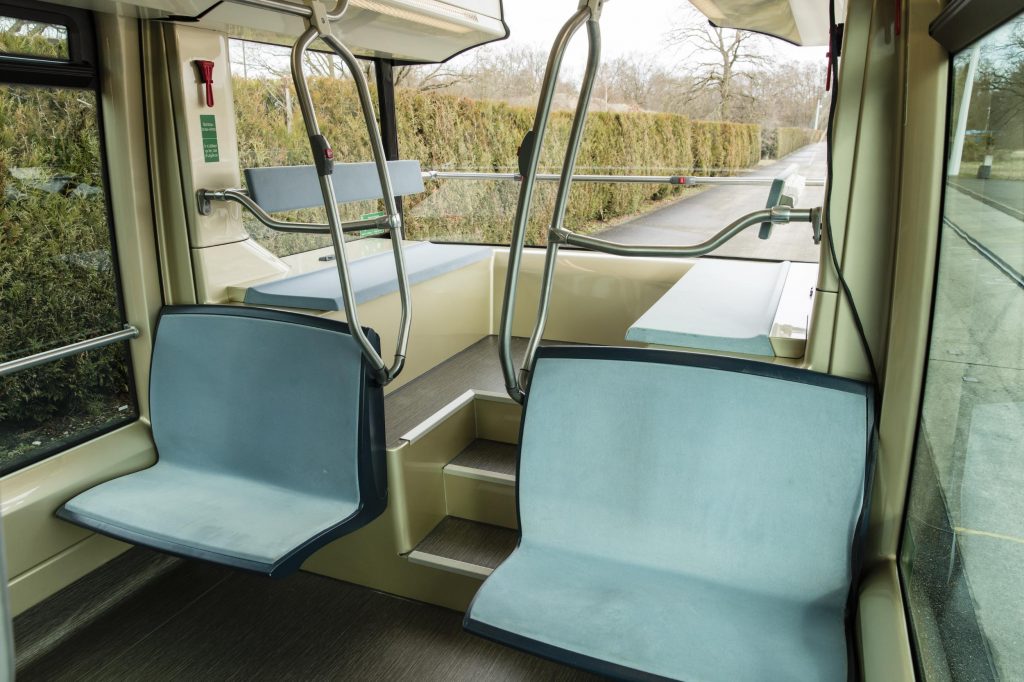 Aptis車尾特別設計，能提供給乘客廣闊的視野。