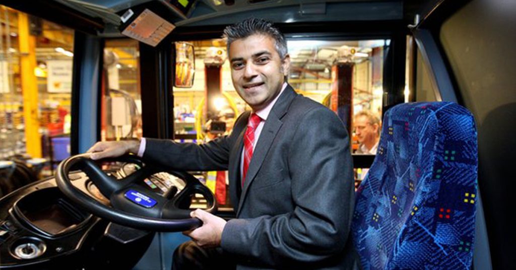 倫敦市長Sadiq Khan表示：「讓巴士司機離開駕駛席後又不能上廁所是不對的。」